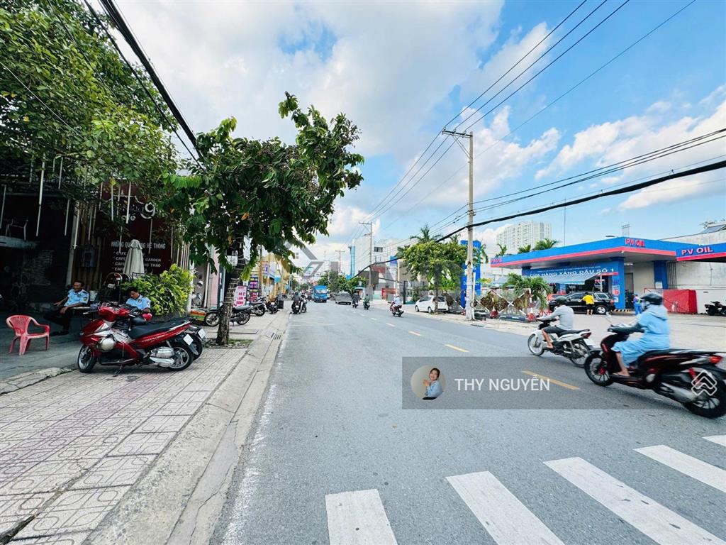 Bán gấp dãy trọ  hẻm xe hơi  kdc an ninh  sát phạm văn đồng  gần vành đai 2 dt 10 tr/tháng