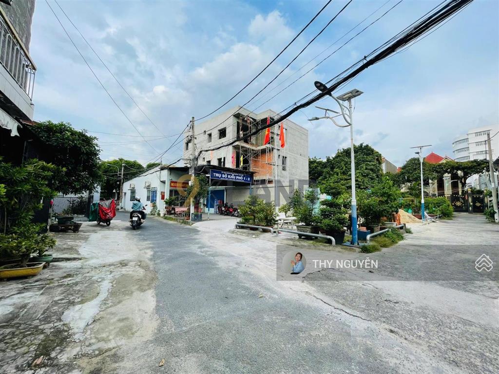 Nhà 5 tầng  xây kiên cố  ngay kha vạn cân  sát đh ngân hàng  hòa công đầy đủ  hẻm 4.5m