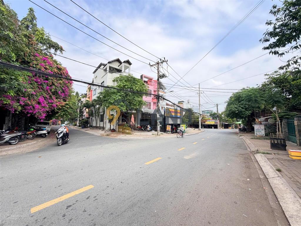 Dãy trọ ngay công viên linh trung  hxh thông  gần hoàng diệu 2  phân lô tốt 210m2 ngang 10m