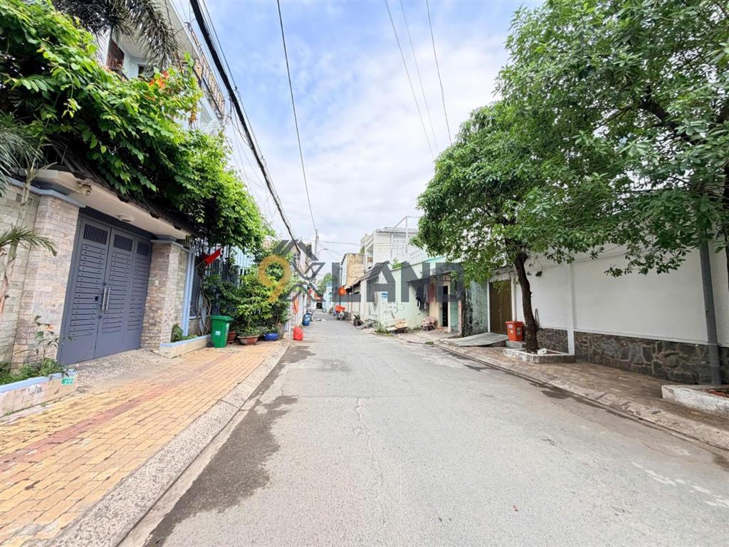 Dãy trọ ngay công viên linh trung  hxh thông  gần hoàng diệu 2  phân lô tốt 210m2 ngang 10m
