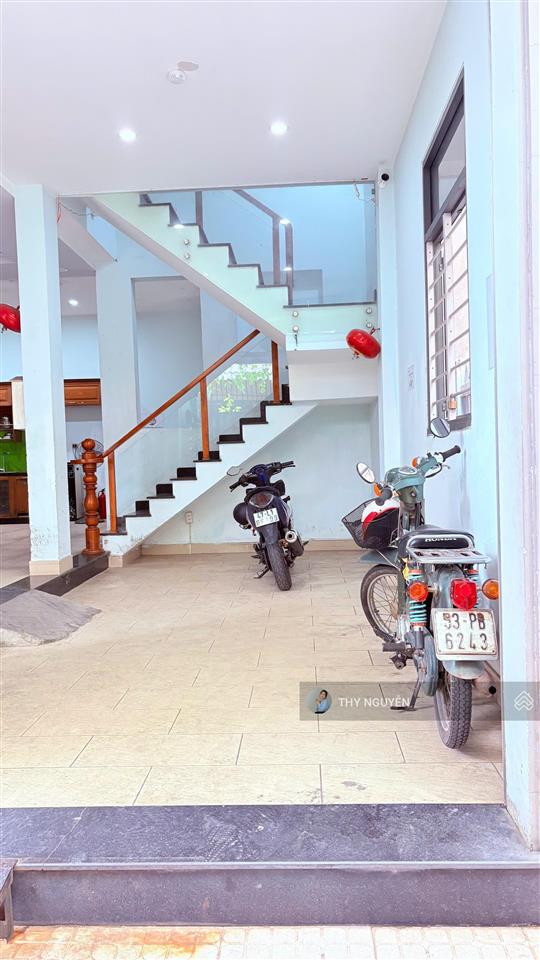 Chdv hẻm xe hơi  3 tầng  đường đặng văn bi  thu hơn 30 triệu/ tháng  gần ga metro ngang 8,5m