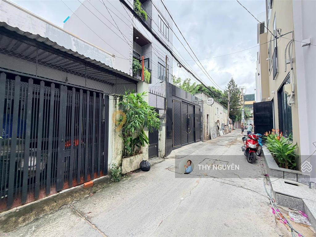 Nhà c4 sát ngay phạm văn đồng  linh tây  ngang 6m  nhỉnh 6 tỷ  75m2 khu dân trí cao