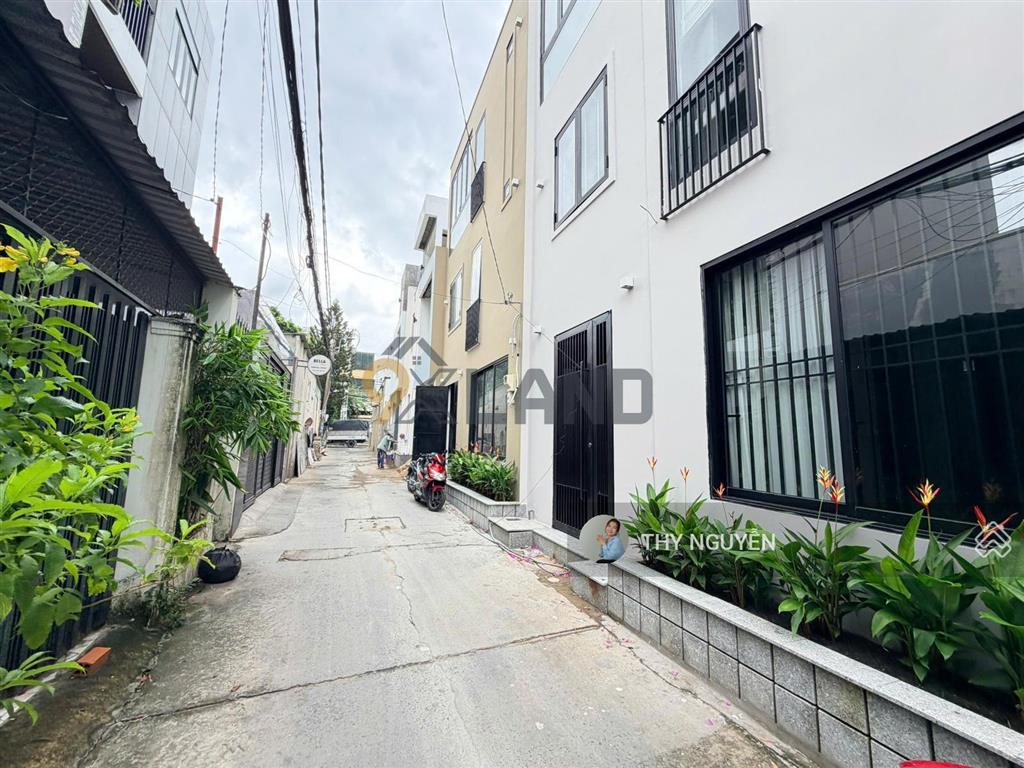 Nhà c4 sát ngay phạm văn đồng  linh tây  ngang 6m  nhỉnh 6 tỷ  75m2 khu dân trí cao