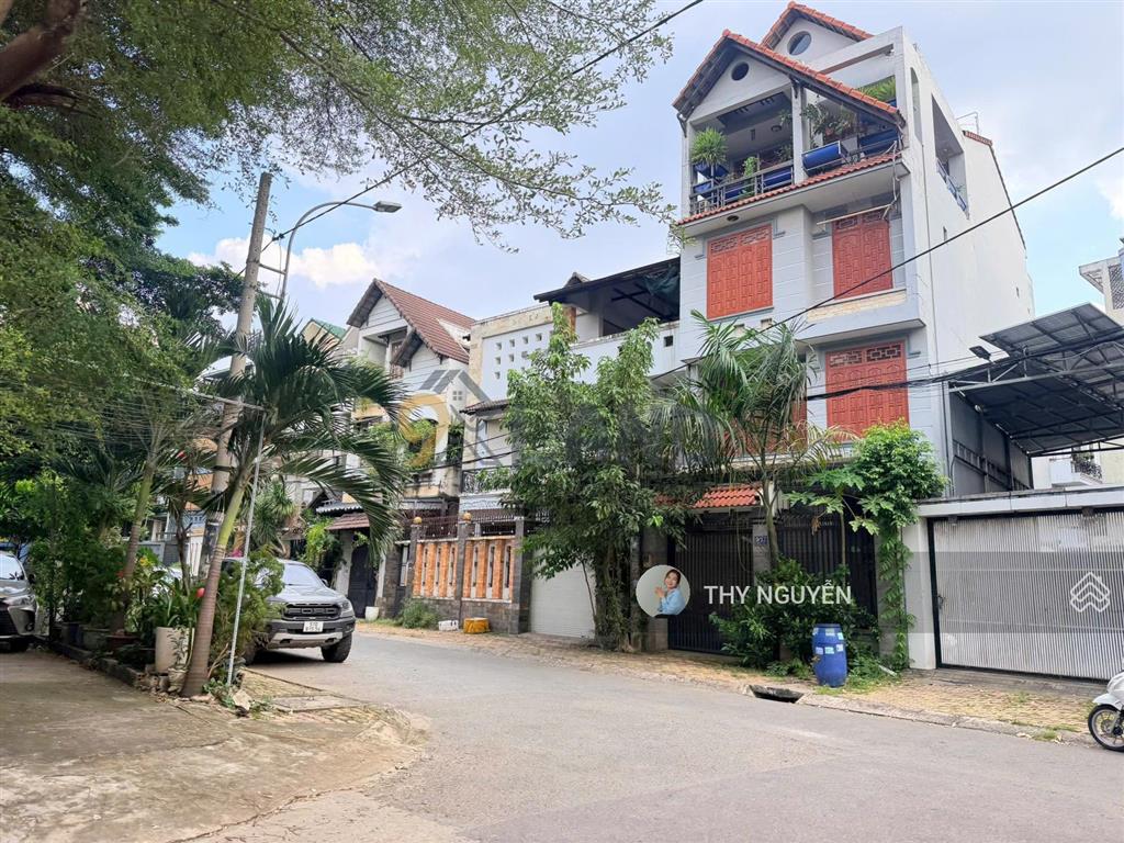 Nhà 2 tầng  sát hoàng diệu 2  đường số  hẻm xe hơi  gần đh ngân hàng & spkt ngang 6.4m nở hậu