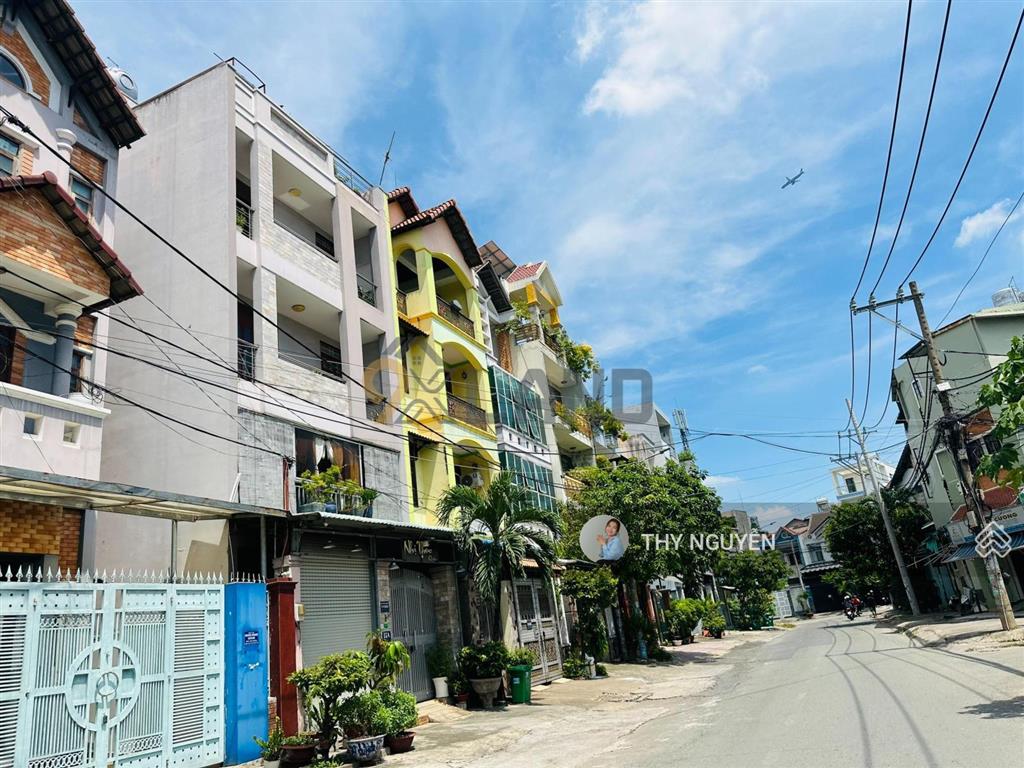 Nhà 2 tầng  sát hoàng diệu 2  đường số  hẻm xe hơi  gần đh ngân hàng & spkt ngang 6.4m nở hậu