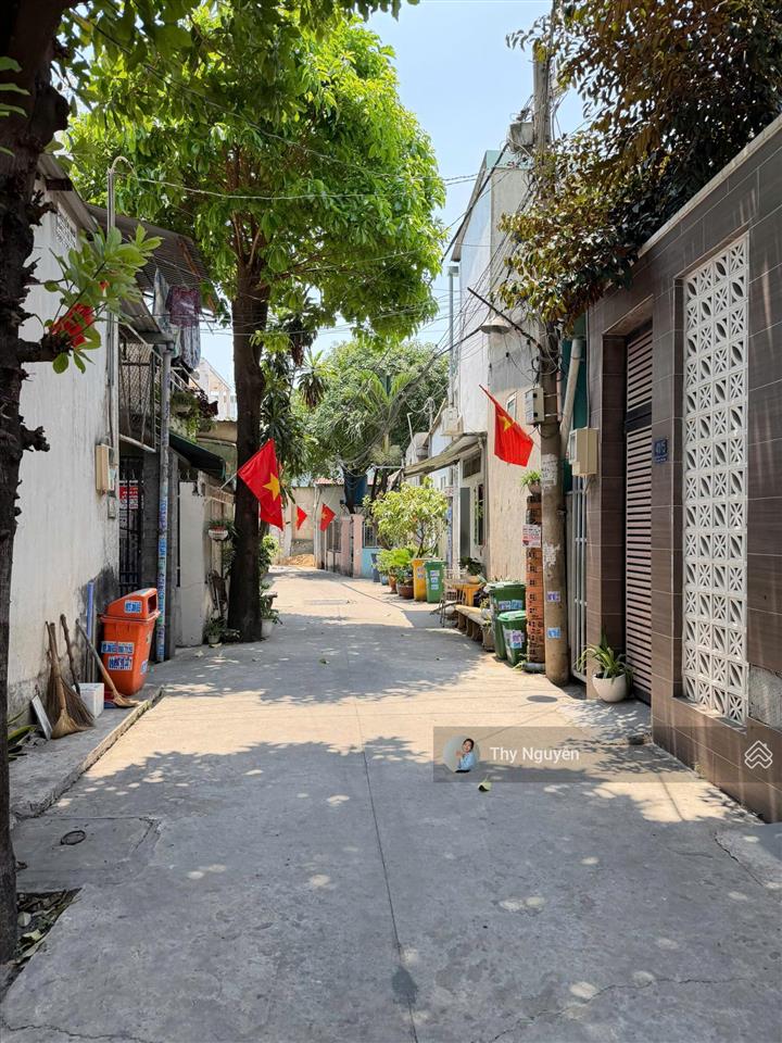 Nhà vị trí đẹp  khu dân cư sầm uất  phù hợp xây chdv 200m2 ngang nở hậu 8m