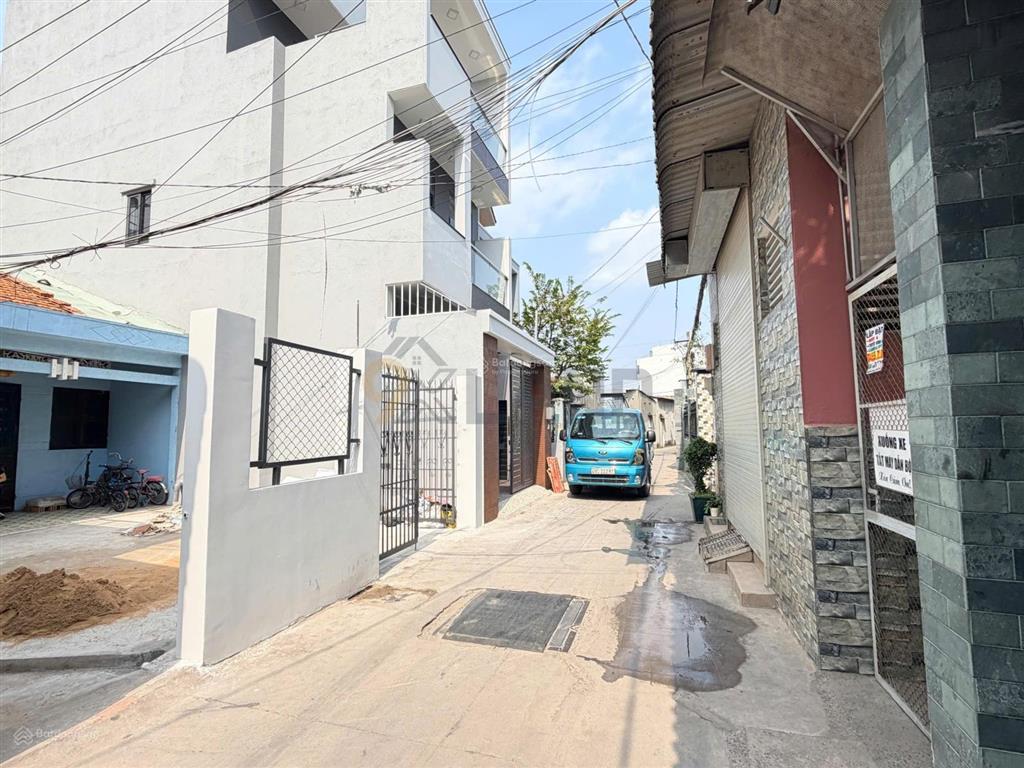 Nhà vị trí đẹp  khu dân cư sầm uất  phù hợp xây chdv 200m2 ngang nở hậu 8m