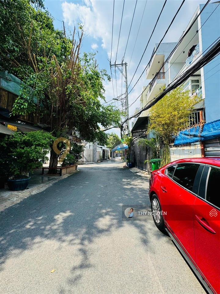 Nhà 2 tầng kinh doanh tốt góc 2 mặt tiền đường số  ngay vincom thủ đức  dtsd 140m2  ngang 7m