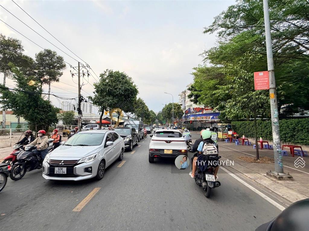 Nhà c4 mặt tiền đang kinh doanh  đường thông gần kha vạn cân  66m2 ngang 5m