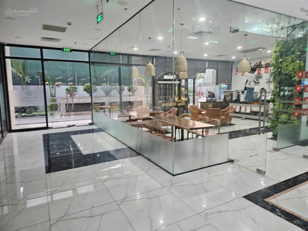 Cho thuê shophouse tầng 1 chung cư phương đông, green park 70m2, 17 triệu/tháng