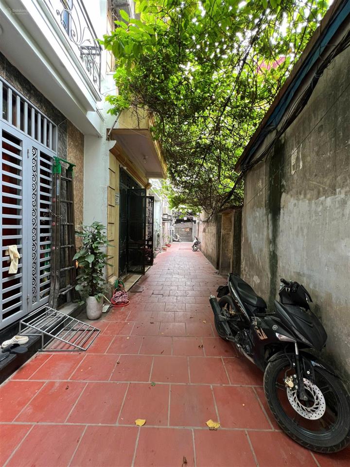 Hiếm  5 tỷ45 (có bớt)  nhà riêng 32m2 nhà 5 tầng vĩnh hưng  hoàng mai ô tô gần, bãi xe cách 10m