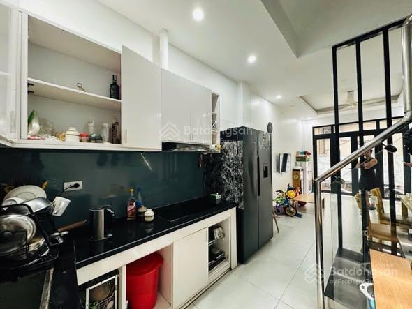 Bán nhà lô góc 33m2 x 5 tầng mặt ngõ thông phố nam dư chỉ 6,3 tỷ