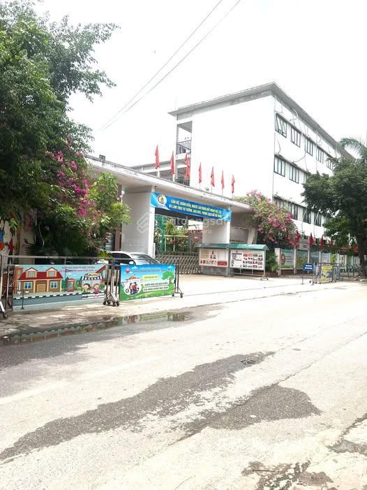 Bán nhà lô góc 33m2 x 5 tầng mặt ngõ thông phố nam dư chỉ 6,3 tỷ