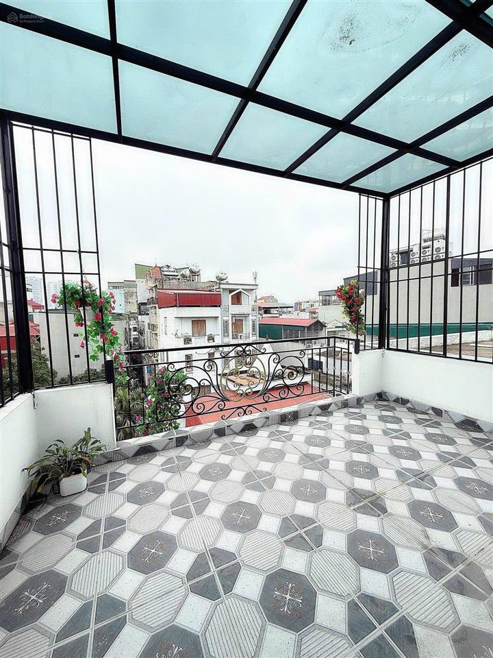 Bán nhà dân xây gần đại đồng, vĩnh hưng 35m² 5 tầng 1 tum, view hồ, ô tô đỗ cổng, chỉ 6,9 tỷ