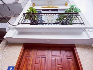 Bán nhà xây mới đại đồng, vĩnh hưng 32m² 5 tầng, sân cổng riêng, ô tô đỗ cổng, chỉ 6,95 tỷ