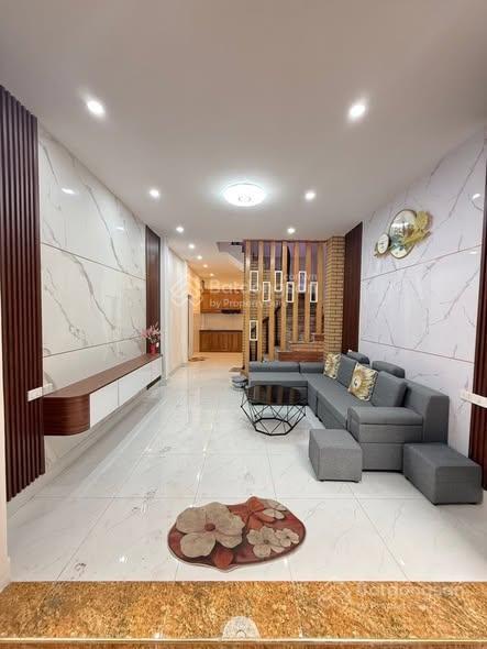 Bán nhà phố lĩnh nam  nam dư  hoàng mai  32m² 5 tầng gần chợ  mặt ngõ thông  chỉ quanh 6 tỷ