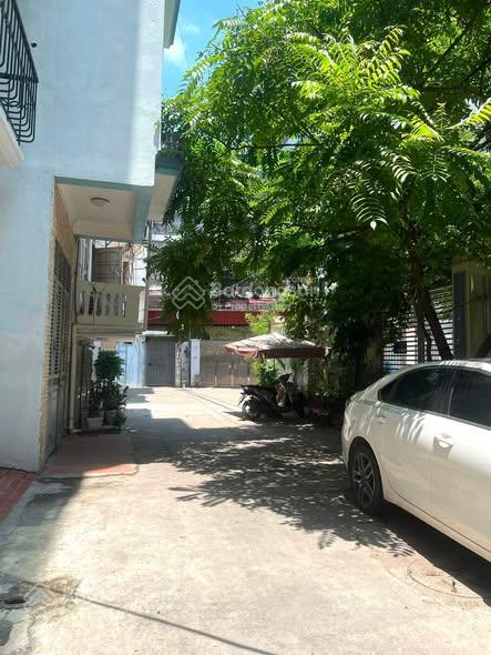 Bán nhà phân lô cạnh timescity thang máy 42m 5 tầng ô tô dừng đỗ ngày đêm 15 tỷ  view hồ