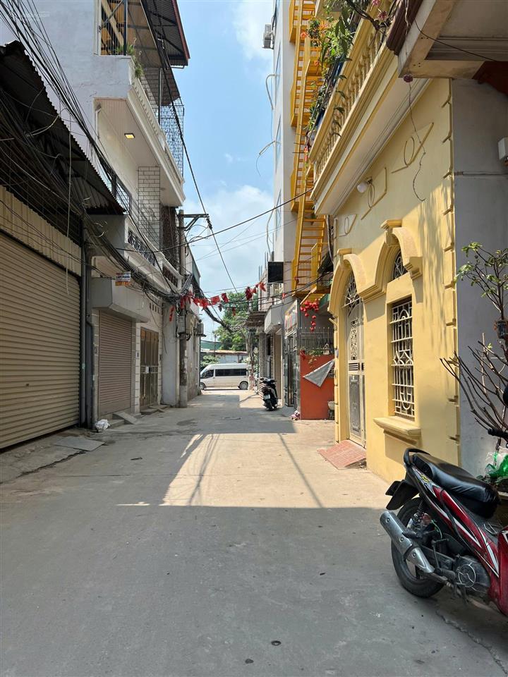 Chỉ hơn 5 tỷ sở hữu nhà 5 tầng ngay chợ đêm lĩnh nam, ngõ thông gần ô tô tránh