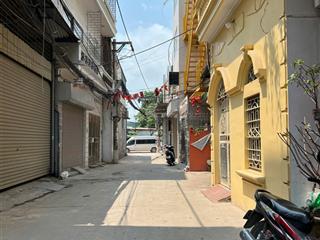 Chỉ hơn 5 tỷ sở hữu nhà 5 tầng ngay chợ đêm lĩnh nam, ngõ thông gần ô tô tránh