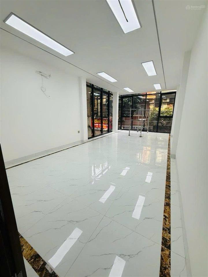 Mặt phố trung tâm hoàng mai, vỉa hè rộng, 5 tầng thang máy, giá hơn 15 tỷ