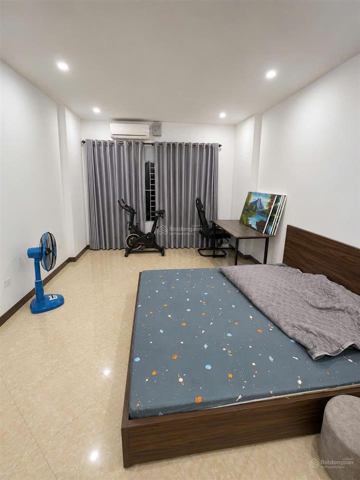 Hi.ếm! nhà lô góc tt hoàng mai  32m  5 tầng  tc 6tỷ  ngõ thông  ở ngay