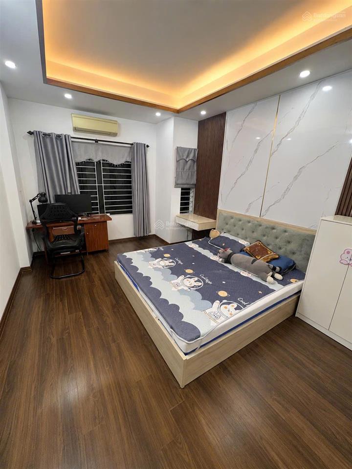Hi.ếm! nhà lô góc tt hoàng mai  32m  5 tầng  tc 6tỷ  ngõ thông  ở ngay