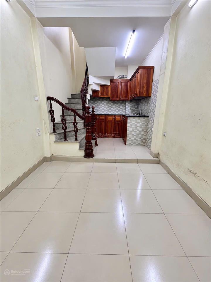Nhà 5 tầng + 1 tum  18m  3 phòng ngủ  gần times city  giá 4,1 tỷ có thương lượng