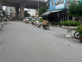 Bán đất tặng nhà vĩnh tuy hai bà trưng 32m2, mt 4m, ô tô đỗ cửa, gần times city, giá 6 tỷ 5