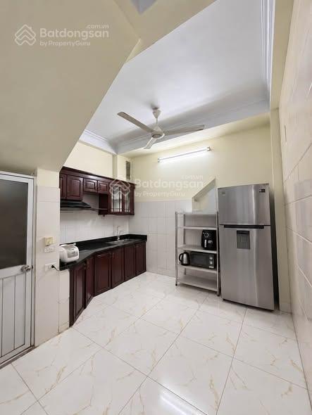 Bán nhà gần times city, hai bà trưng 31m2, 4 tầng, 4 phòng ngủ, ô tô đỗ cổng giá hơn 8 tỷ