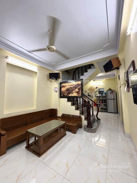 Bán nhà gần times city, hai bà trưng 31m2, 4 tầng, 4 phòng ngủ, ô tô đỗ cổng giá hơn 8 tỷ