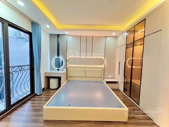 Bán nhà nguyễn đức cảnh, gần hồ đền lừ 31m2, 7 tầng thang máy giá hơn 9 tỷ giảm chào 2 tỷ