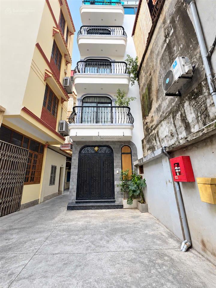 Bán nhà lô góc gần ngã tư minh khai  bạch mai, 5 tầng, 3 phòng ngủ, giá hơn 6 tỷ