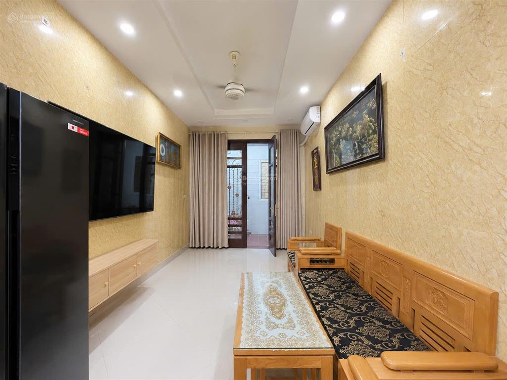 Bán nhà lĩnh nam 31m², 5 tầng, ngõ nông gần chợ đêm giá 6 tỷ có thương lượng
