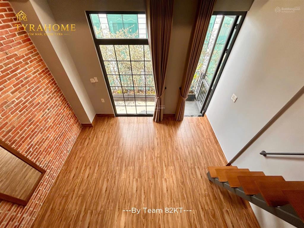Duplex ban công ngay d2  d5. sang xịn