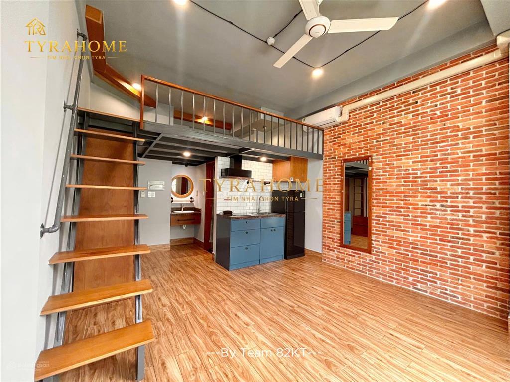Duplex ban công ngay d2  d5. sang xịn