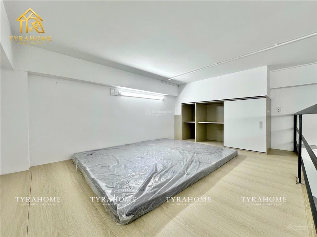 Duplex sân vườn trồng cây hoa  diện tích rộng rãi  mới 100%  gần cầu bông q1