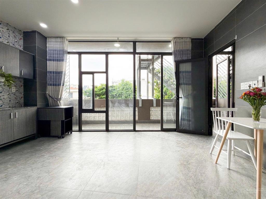 Studio ban công ngay gần lotter mart tiện di chuyển qua trung tâm