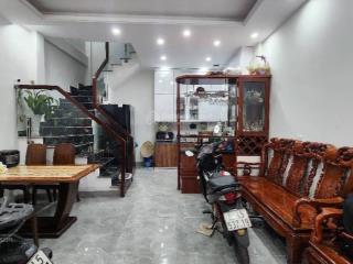 Bán nhà hồ tùng mậu 5 tầng vị trí trung tâm  ngõ rộng  full nội thất