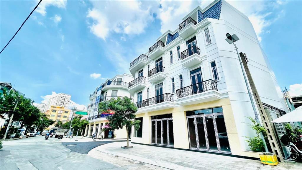 Bán gấp nhà riêng dòng tiền 40tr/ tháng  khu compound cao cấp tại tân phú, giá tốt dưới giá vốn