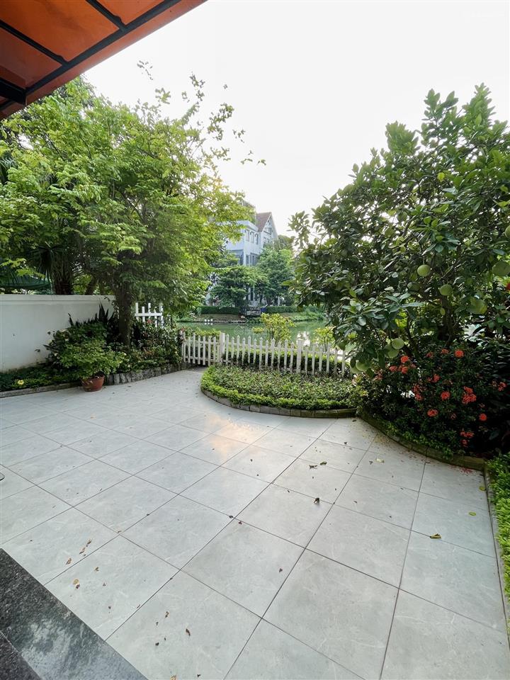 Cho thuê biệt thự song lập vinhomes riverside 270m2 có thang máy giá cực kỳ hợp lý