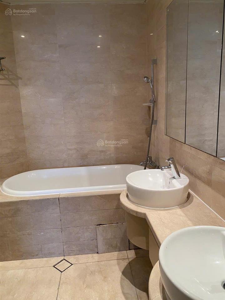 Cho thuê căn hộ tại golden westlake thụy khuê, dt 128m2, 3 ngủ, full đồ, giá 20 triệu view đẹp