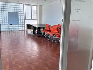 Cho thuê văn phòng tại nguyên hồng diện tích 80m2 giá 14 triệu bao gồm phí dịch vụ mặt bằng vuông
