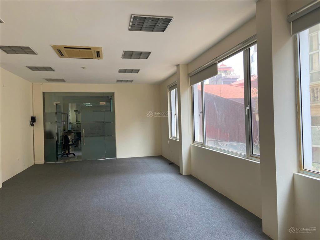 Cho thuê mặt bằng tại phố bạch mai dt 60m2, giá 11 triệu mặt bằng vuông vắn vị trí đẹp ngay mặt phố