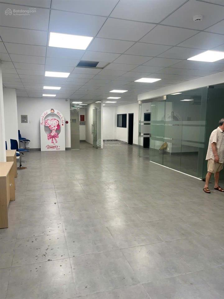 Cho thuê văn phòng tại võ văn dũng đống đa diện tích 120m2 giá 22 triệu mặt bằng vuông vắn sẵn ngay