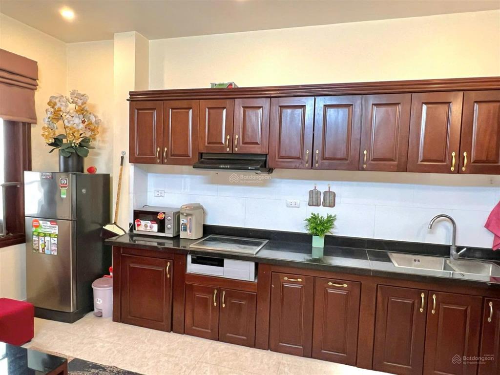Cho thuê căn hộ tại ngõ 4 liễu giai, diện tích 80m2, 1 ngủ, giá 9 triệu, đầy đủ nội thất mới ở ngay