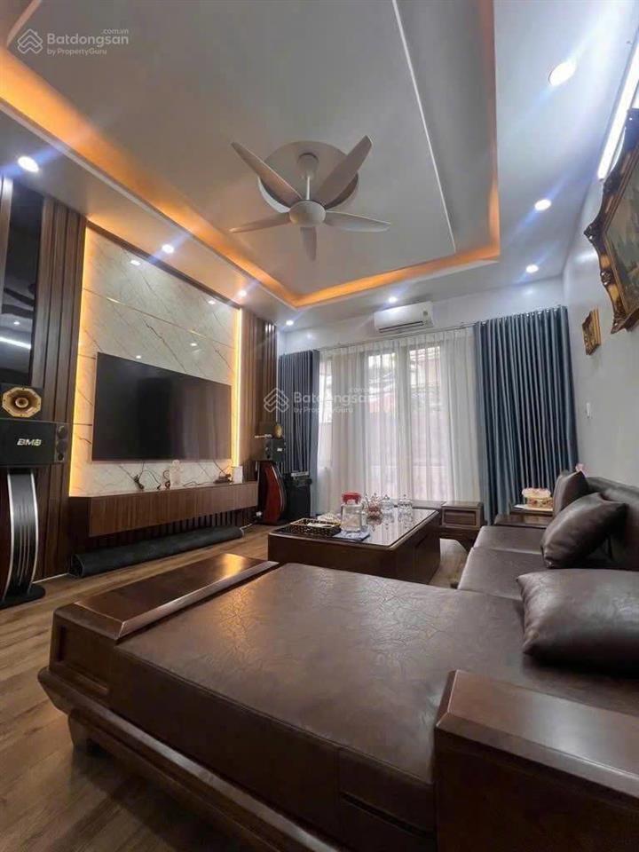 Cho thuê nhà nguyên căn tại ngõ 95 kim mã diện tích 79x5 tầng, 4 ngủ giá 25 triệu full nội thất