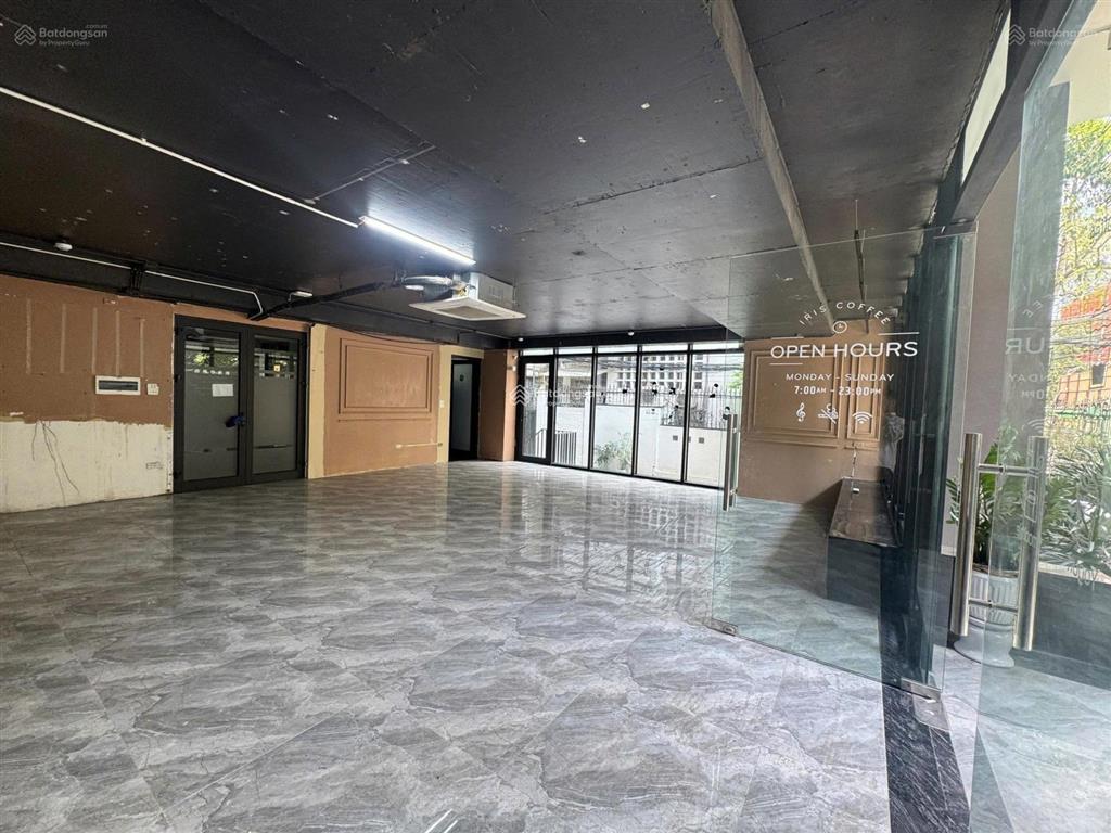 Cho thuê văn phòng tại ngõ 59 láng hạ diện tích 80m2, giá 28 triệu tầng 1 bàn giao đèn, đh âm trần