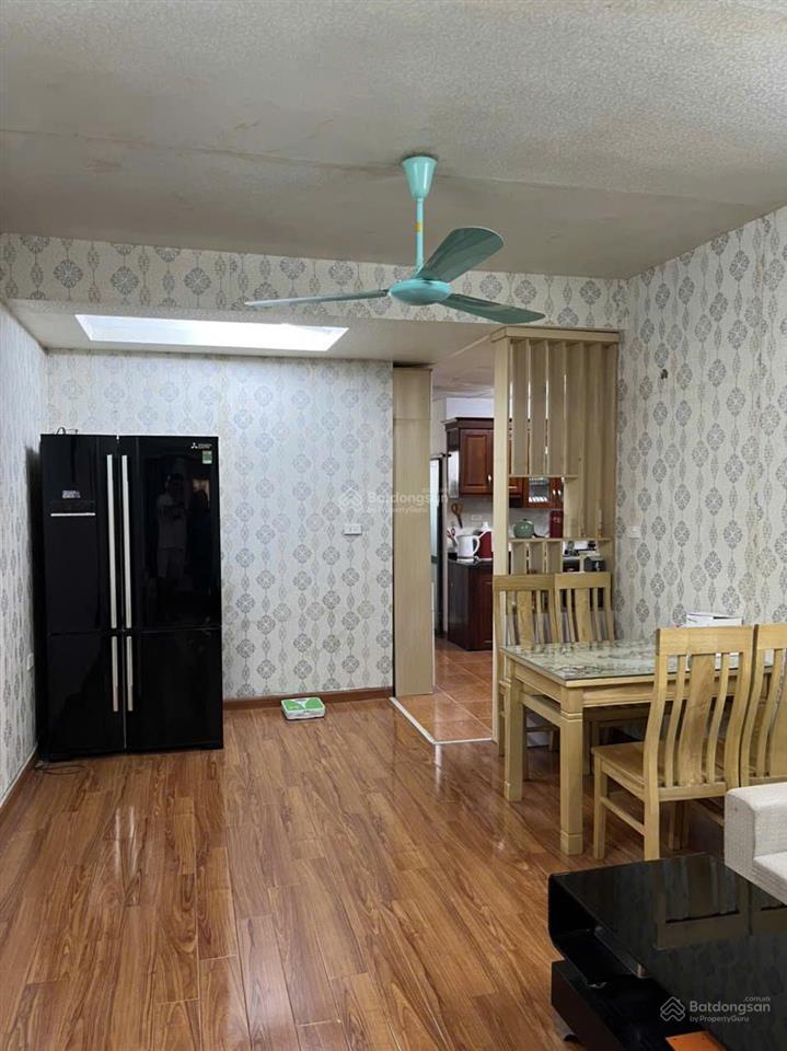 Cho thuê căn hộ tập thể tại kim mã diện tích 50m2, 2 ngủ, giá 6 triệu, nội thất cơ bản vào ở ngay
