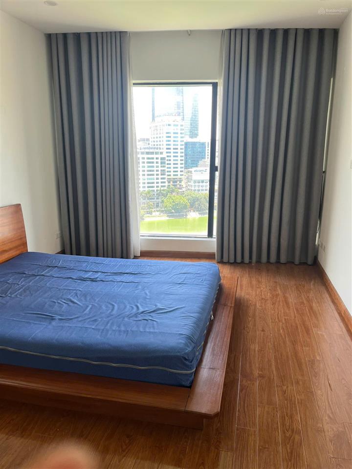 Cho thuê căn hộ tại ngọc khánh plaza diện tích 111m2, 2 ngủ, giá 22 triệu đầy đủ nội thất view hồ