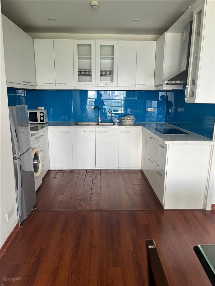 Cho thuê căn hộ tại ngọc khánh plaza diện tích 111m2, 2 ngủ, giá 22 triệu đầy đủ nội thất view hồ